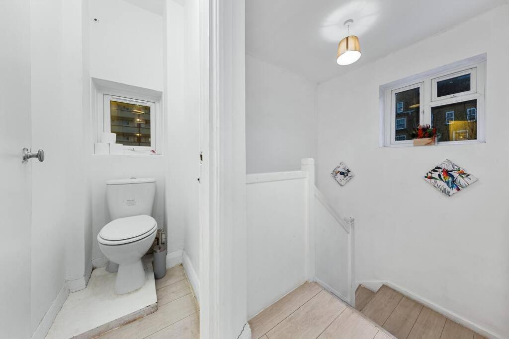 Holiday Home Near Kings Cross Sleep 12 Sp7 ลอนดอน ภายนอก รูปภาพ