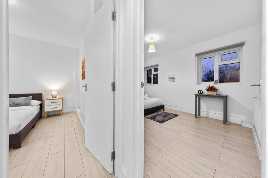 Holiday Home Near Kings Cross Sleep 12 Sp7 ลอนดอน ภายนอก รูปภาพ