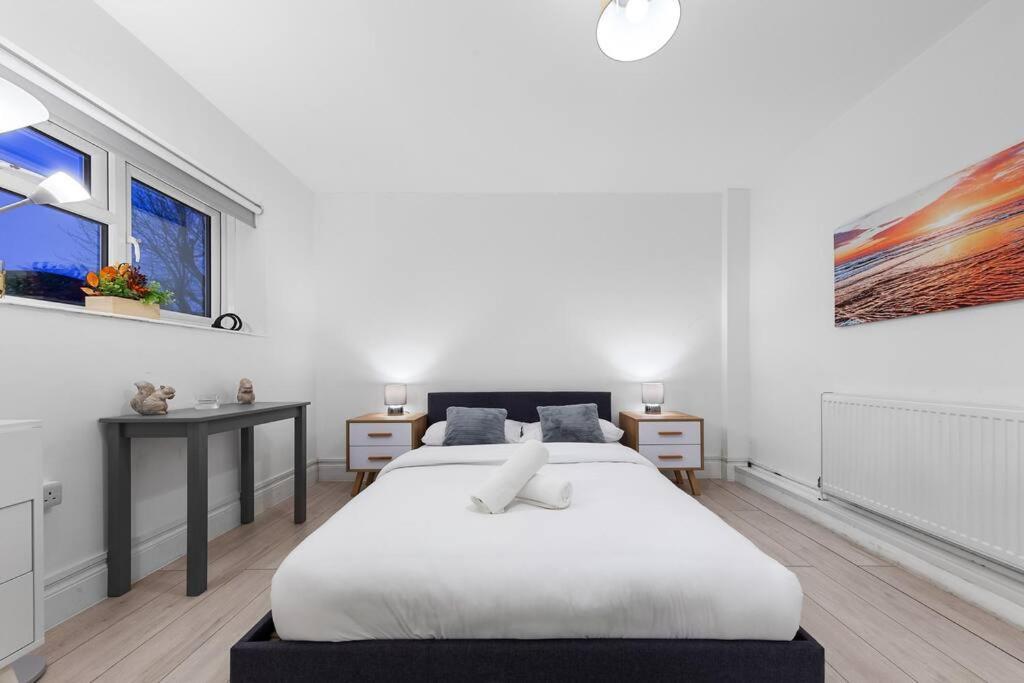 Holiday Home Near Kings Cross Sleep 12 Sp7 ลอนดอน ภายนอก รูปภาพ