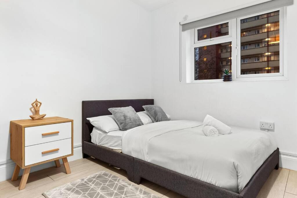 Holiday Home Near Kings Cross Sleep 12 Sp7 ลอนดอน ภายนอก รูปภาพ