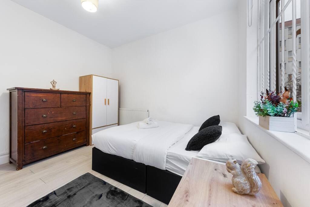 Holiday Home Near Kings Cross Sleep 12 Sp7 ลอนดอน ภายนอก รูปภาพ