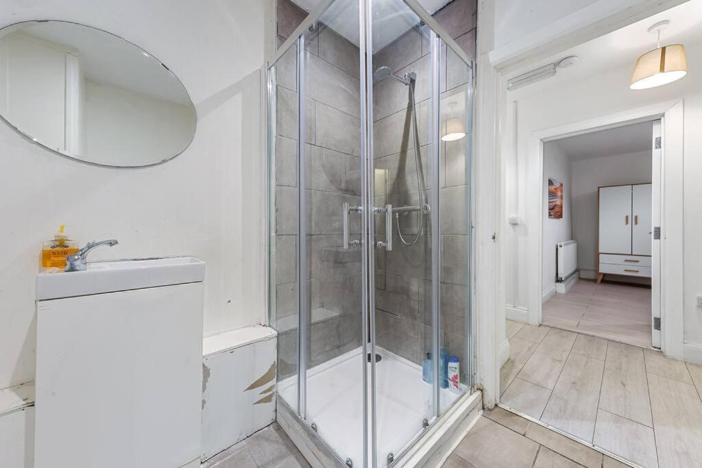Holiday Home Near Kings Cross Sleep 12 Sp7 ลอนดอน ภายนอก รูปภาพ