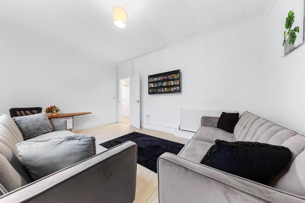 Holiday Home Near Kings Cross Sleep 12 Sp7 ลอนดอน ภายนอก รูปภาพ