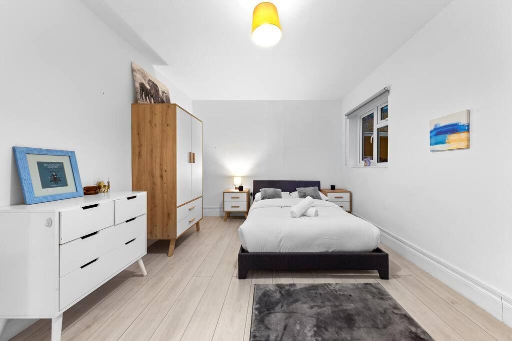 Holiday Home Near Kings Cross Sleep 12 Sp7 ลอนดอน ภายนอก รูปภาพ