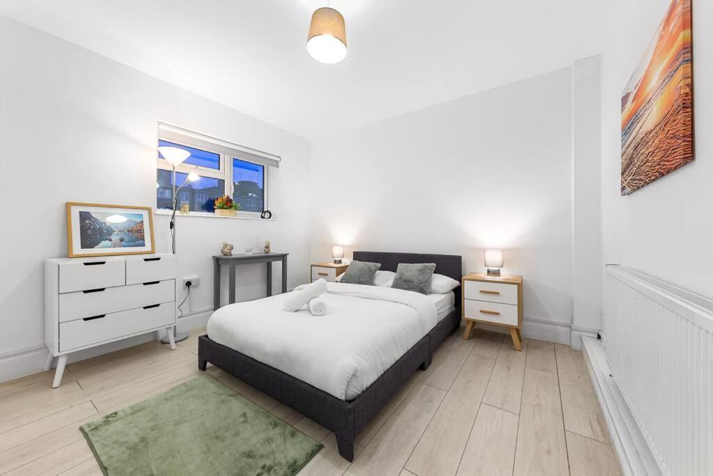 Holiday Home Near Kings Cross Sleep 12 Sp7 ลอนดอน ภายนอก รูปภาพ
