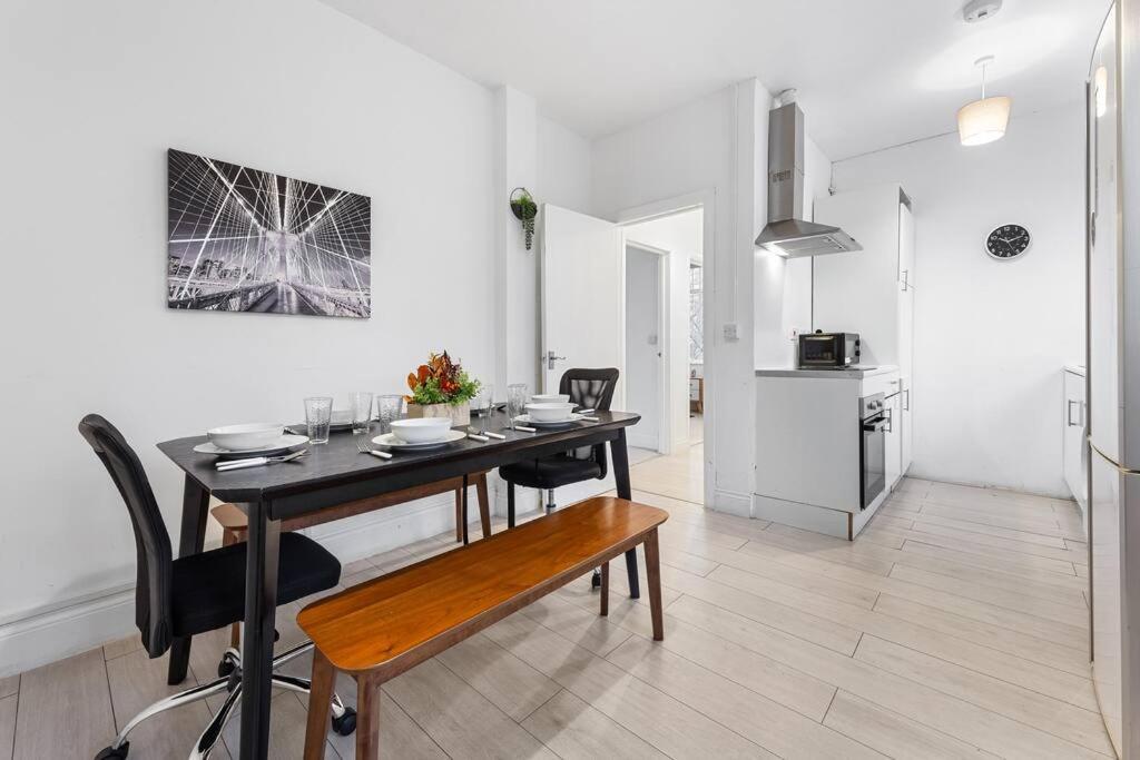 Holiday Home Near Kings Cross Sleep 12 Sp7 ลอนดอน ภายนอก รูปภาพ