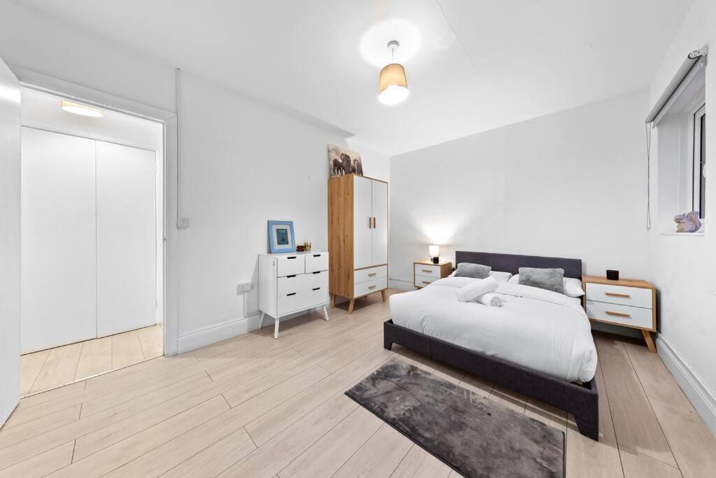 Holiday Home Near Kings Cross Sleep 12 Sp7 ลอนดอน ภายนอก รูปภาพ